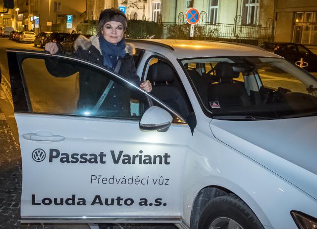 Festivalové hosty vozí z Prahy a zpět vůz autosalonu Louda Auto, tradičního partnera festivalu. Foto Michal Klíma